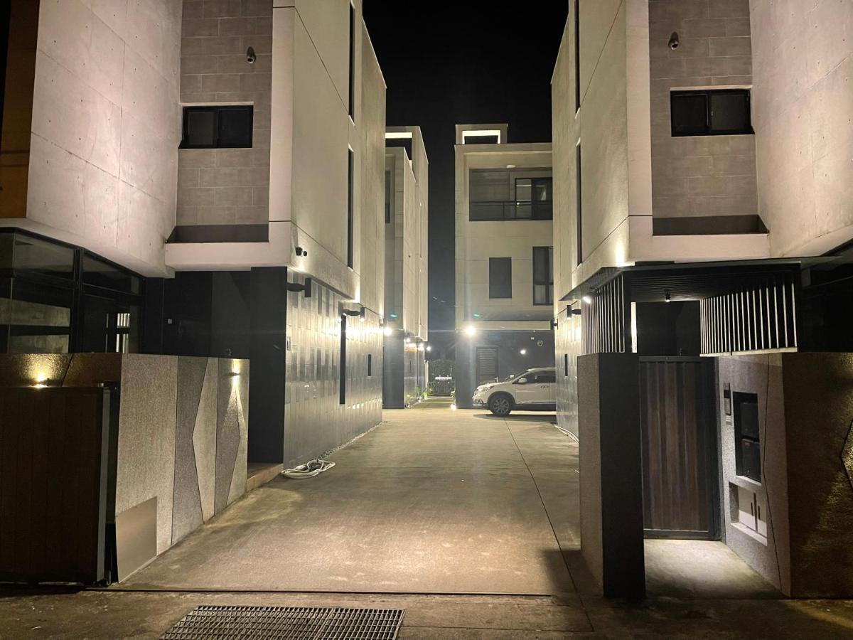 方興top會館 全新包棟電梯民宿 Sanxing Bagian luar foto