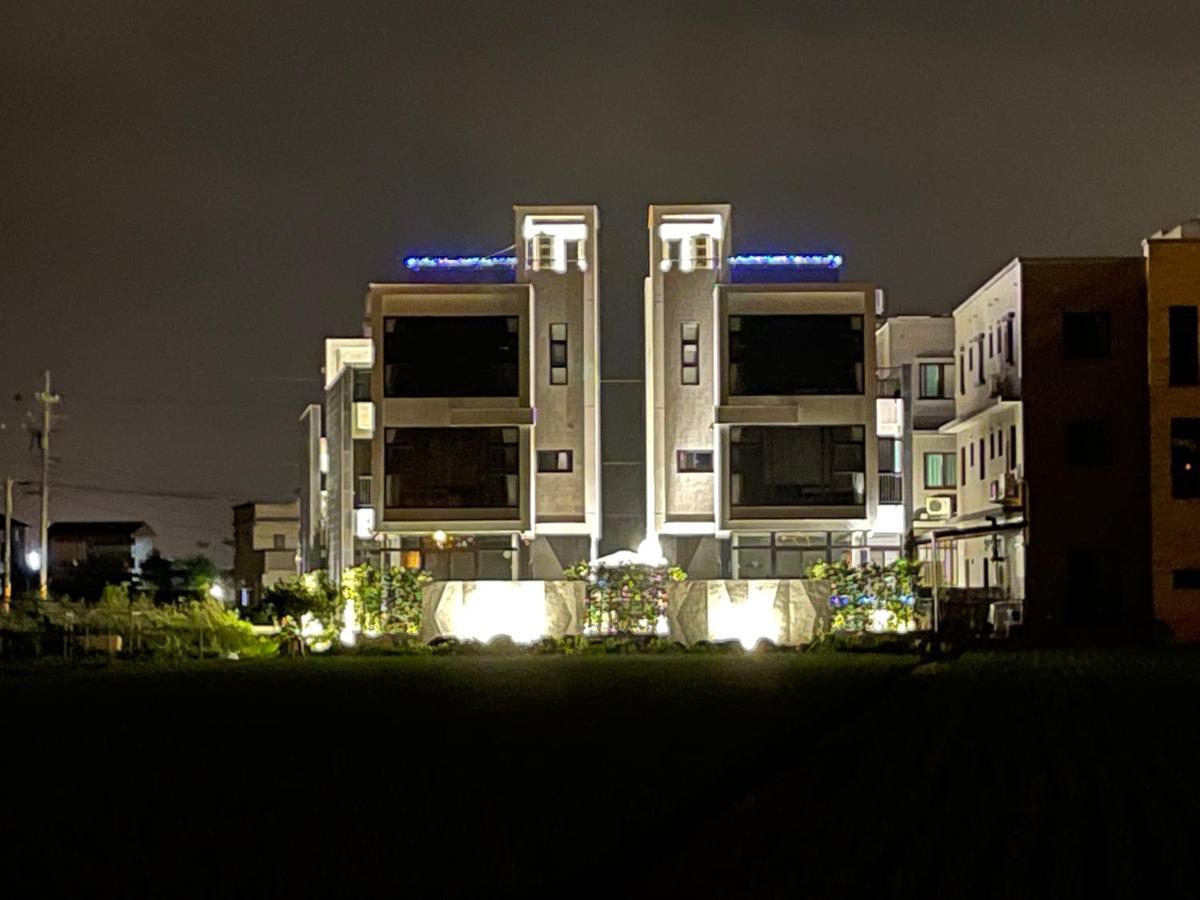 方興top會館 全新包棟電梯民宿 Sanxing Bagian luar foto